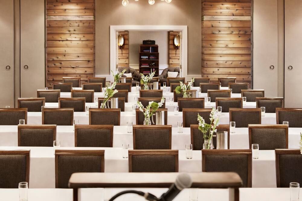 غرفة الاجتماعات