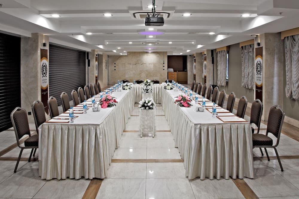 غرفة الاجتماعات