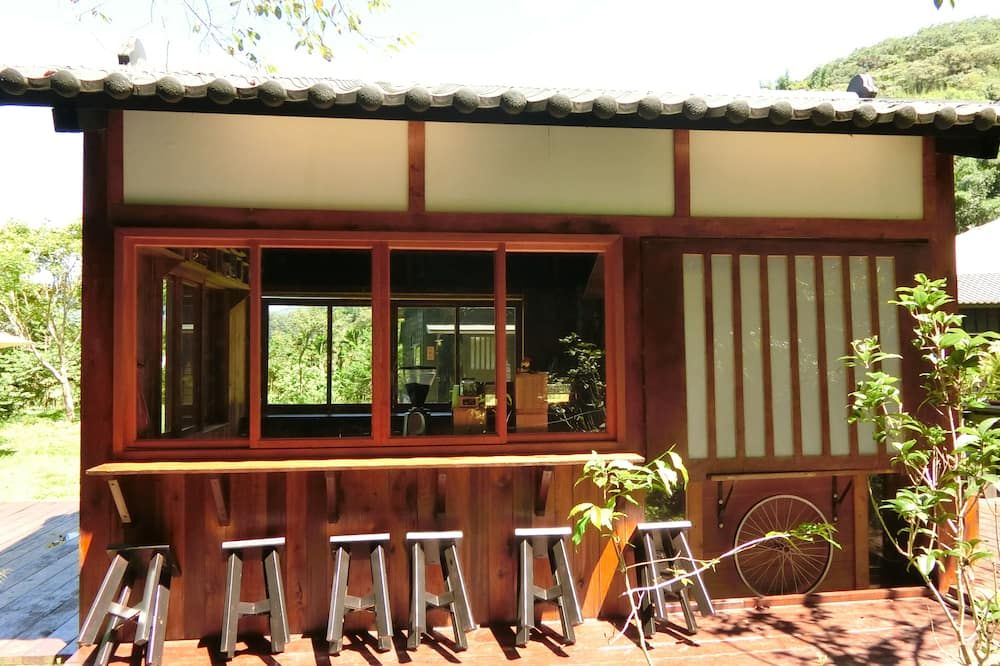 شرفة مرصوفة