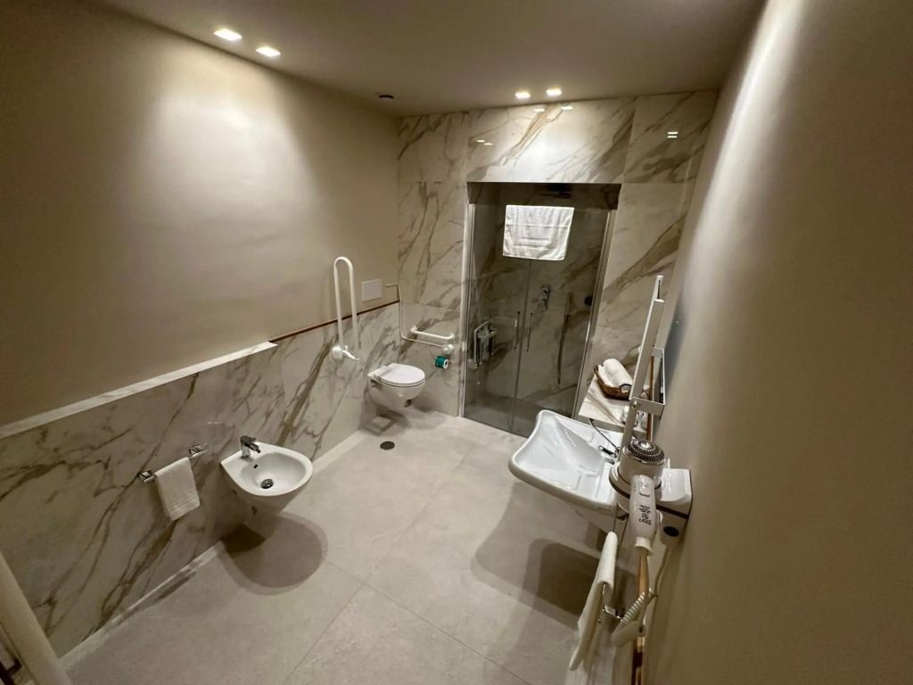 آخر