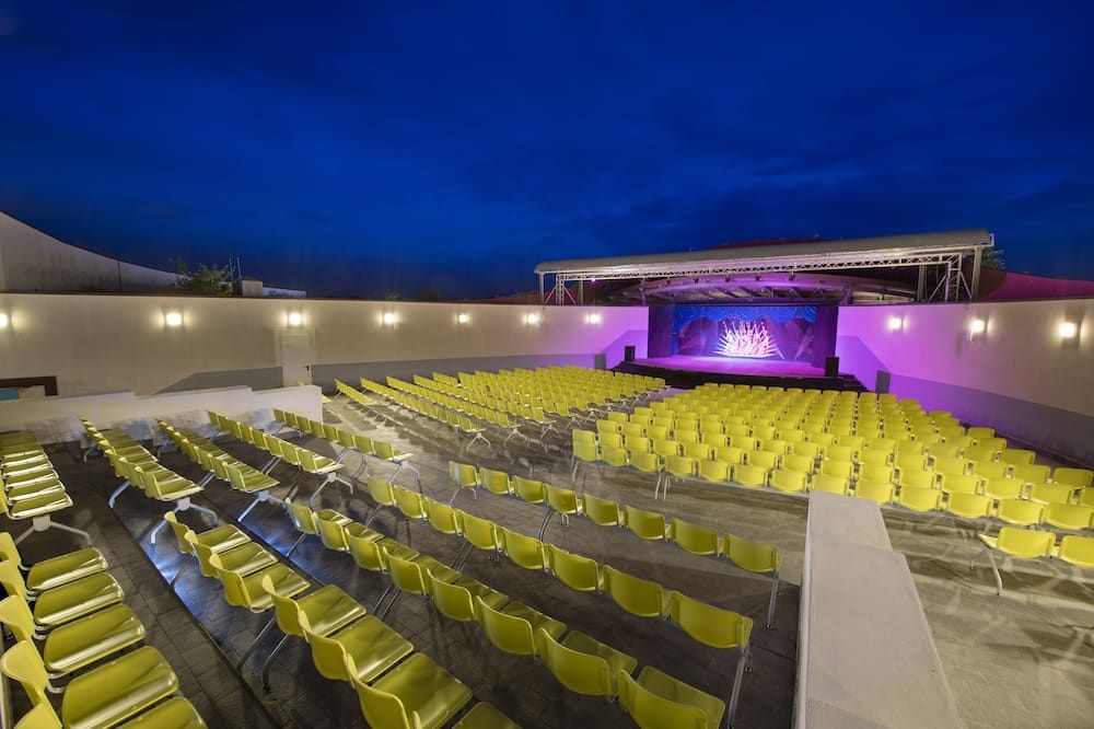 غرفة الاجتماعات