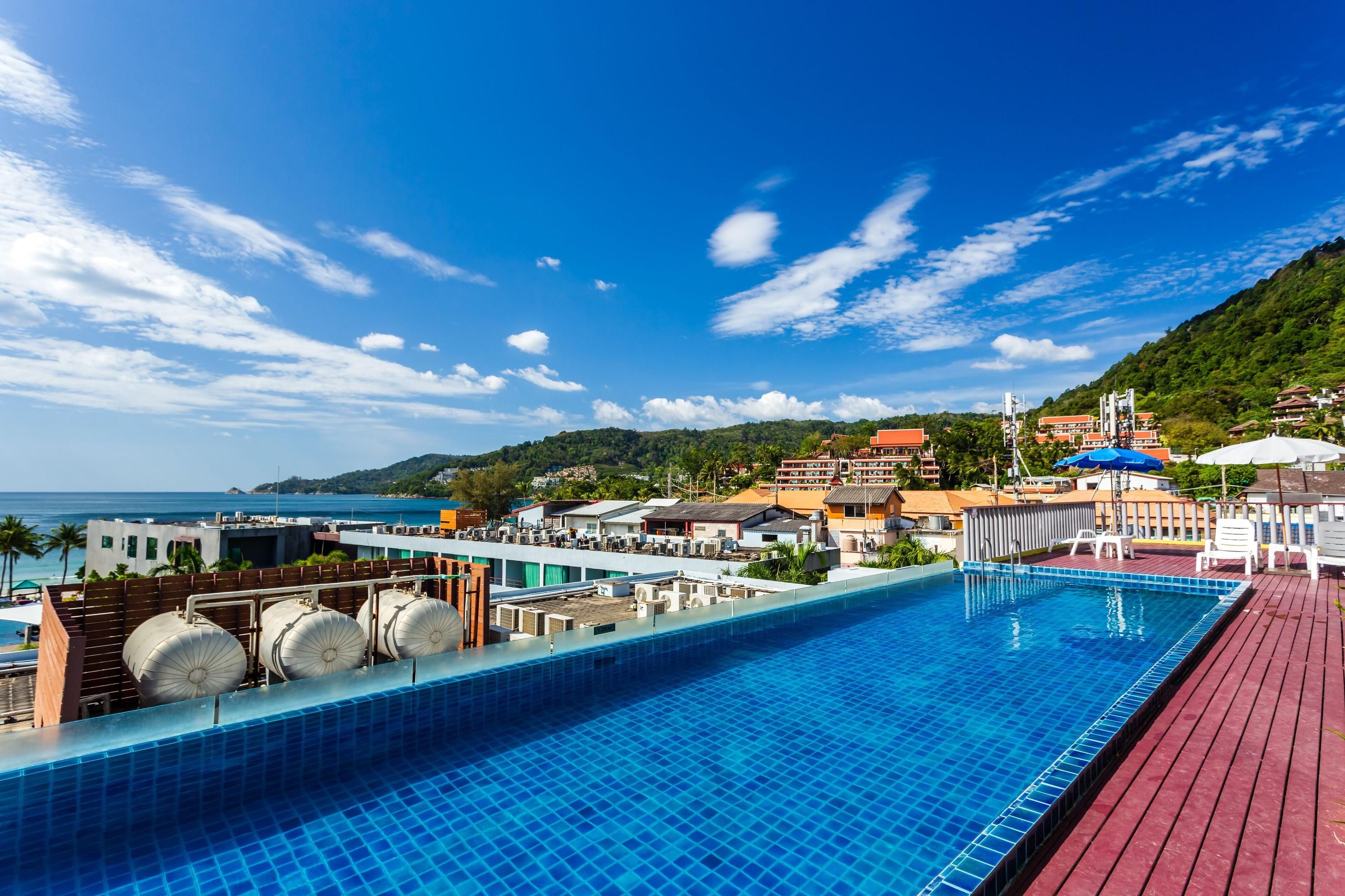 حوض السباحة صورة