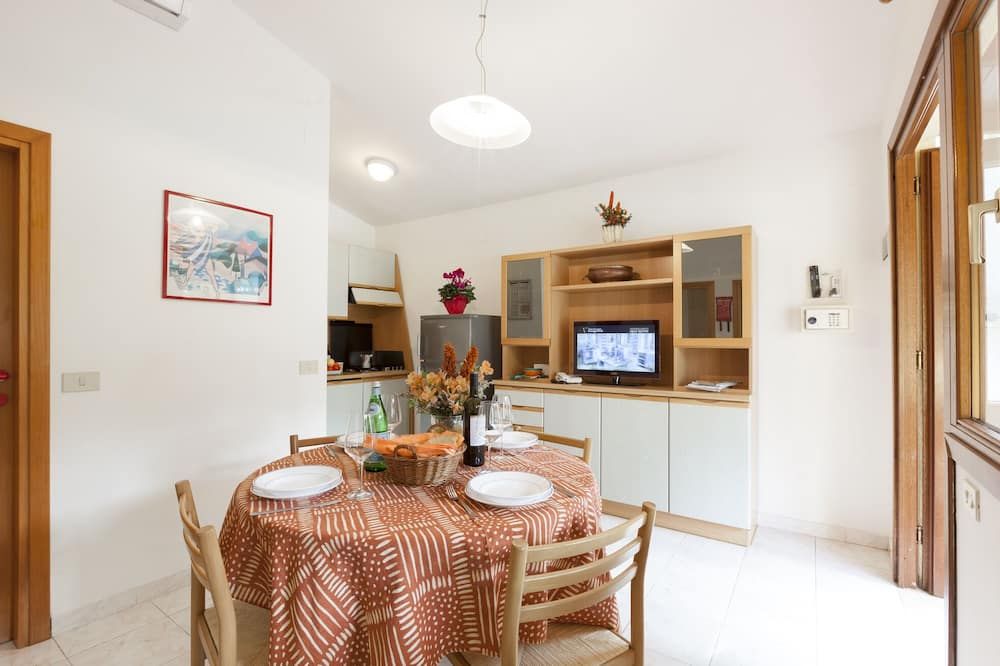 غرفة طعام صورة