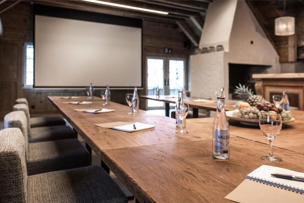 غرفة الاجتماعات