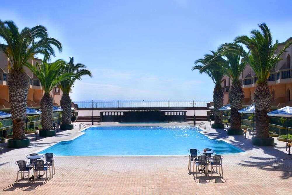 حوض السباحة صورة