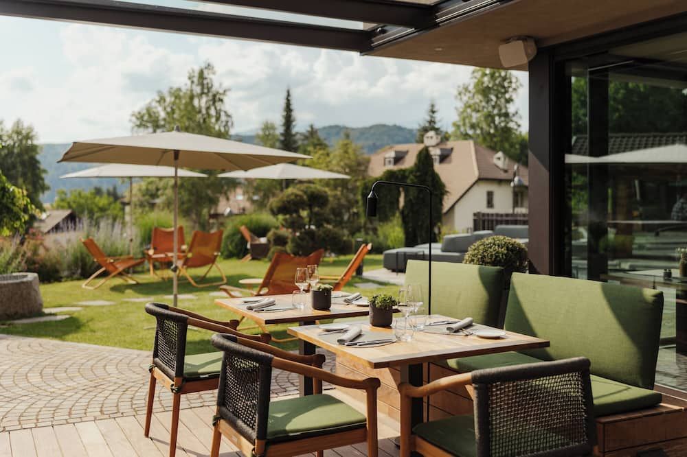 شرفة مرصوفة