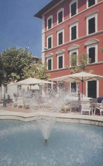 حوض السباحة صورة