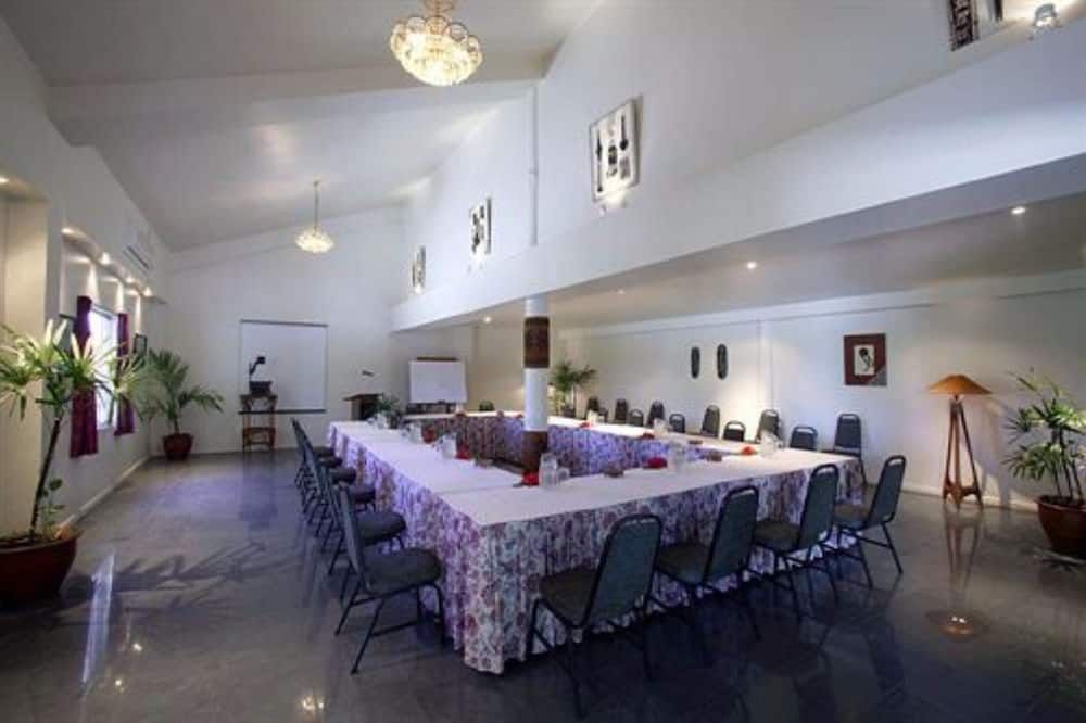 غرفة الاجتماعات