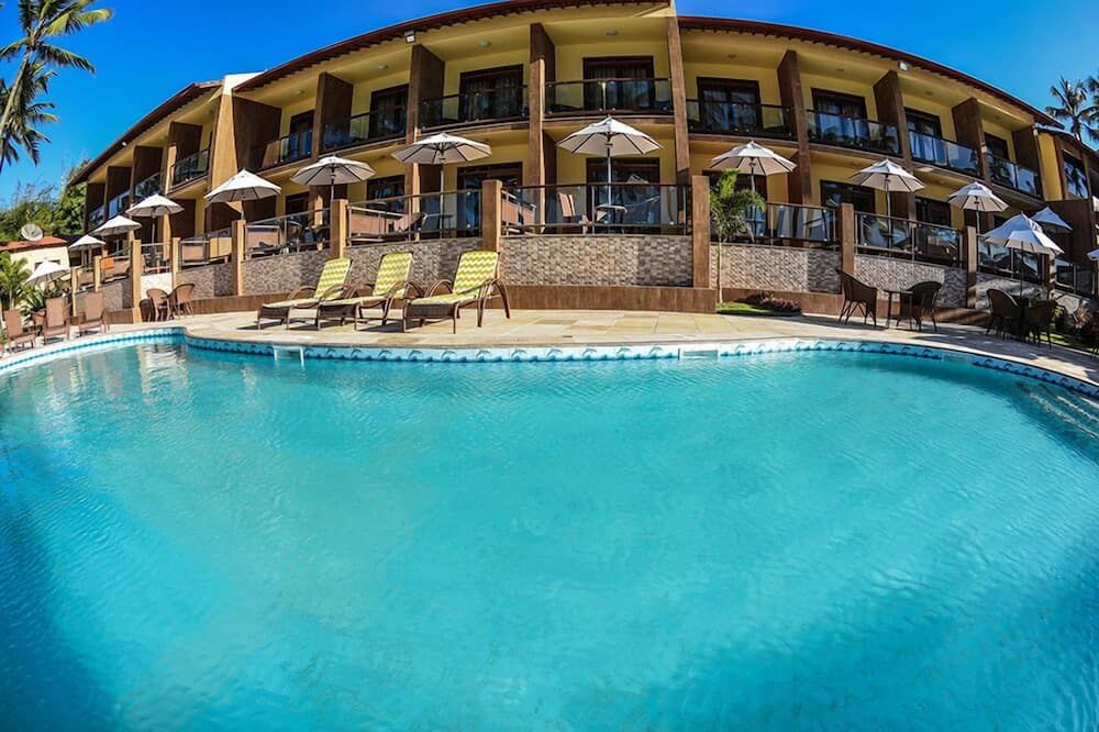 حوض السباحة