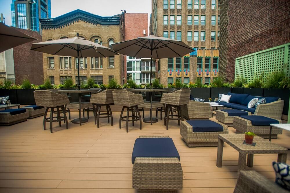 شرفة مرصوفة