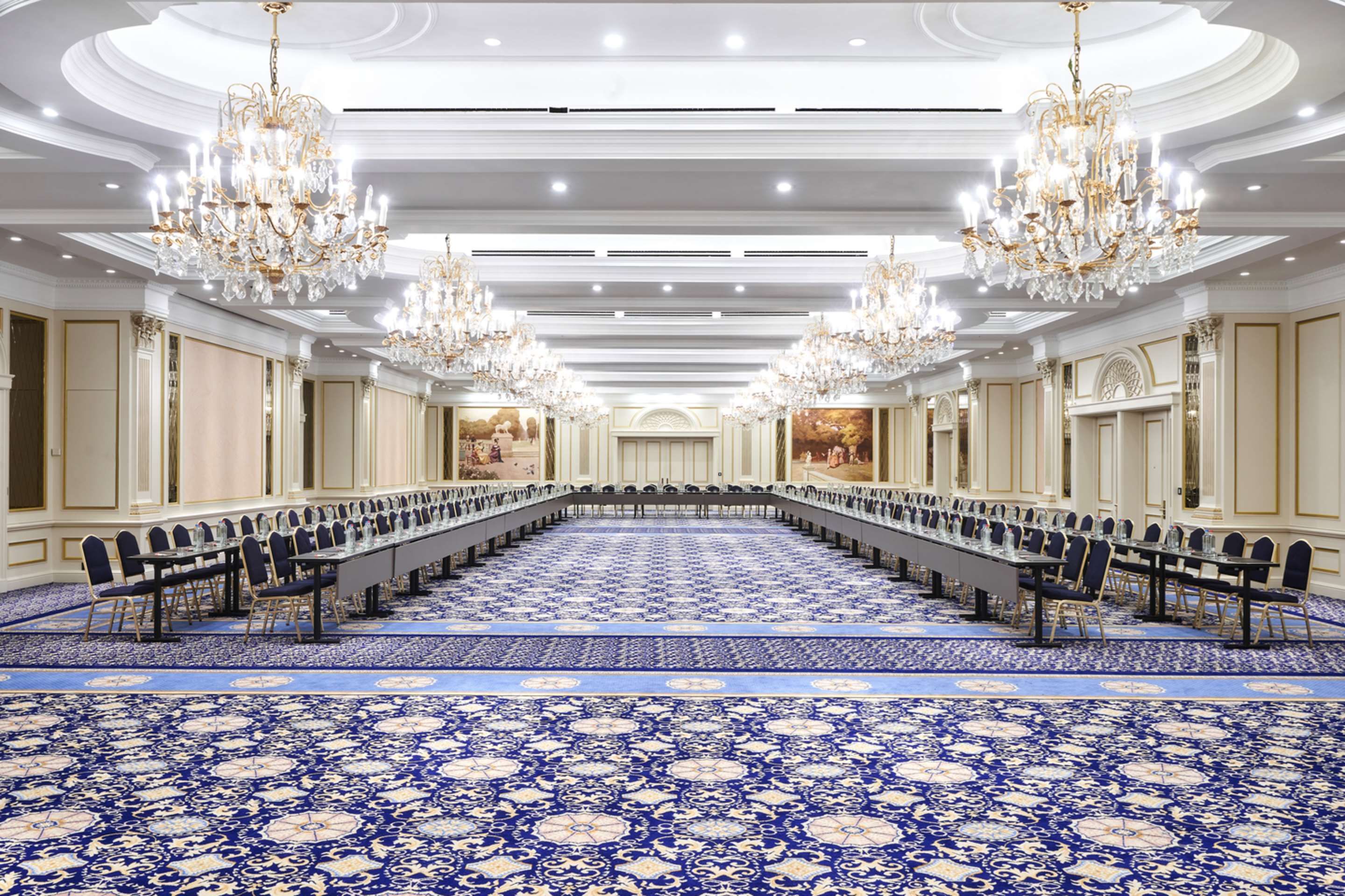 غرفة الاجتماعات