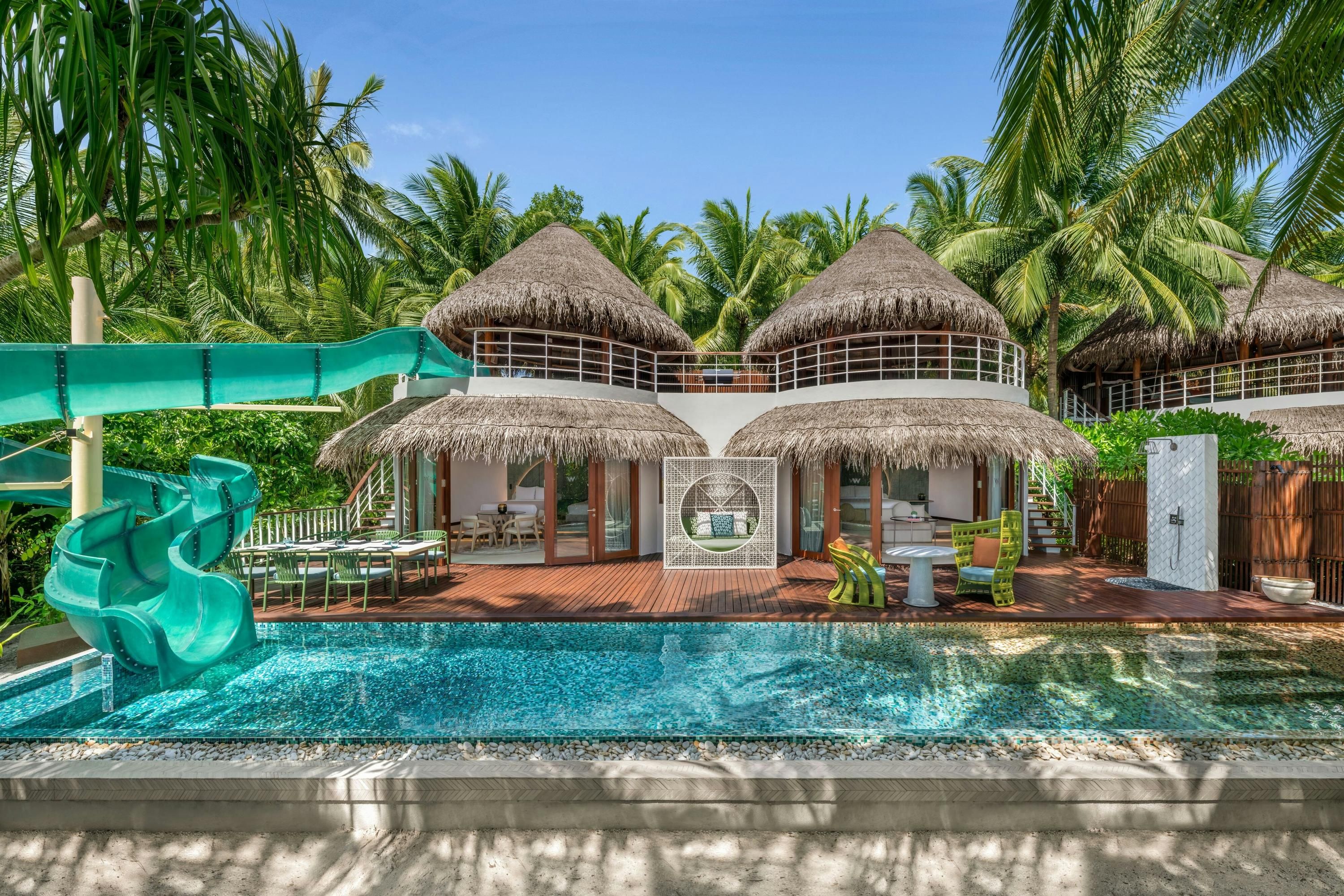 حوض السباحة صورة