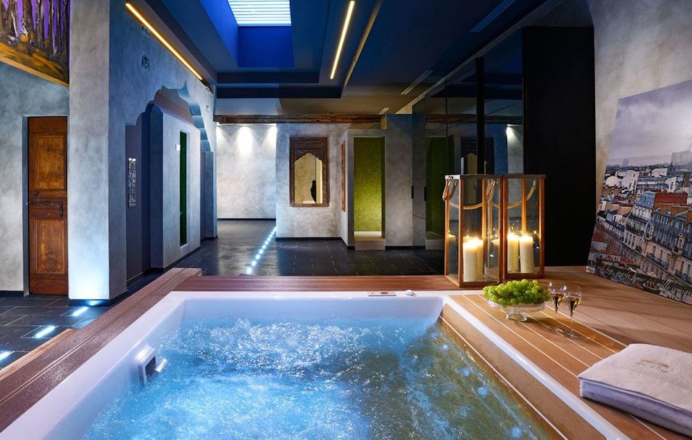 حوض السباحة صورة