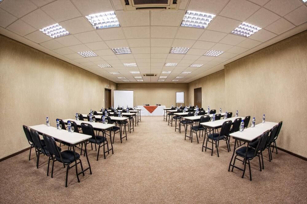 غرفة الاجتماعات
