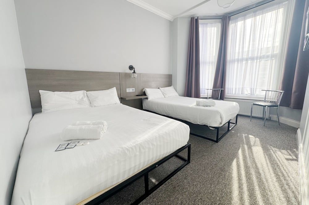 آخر