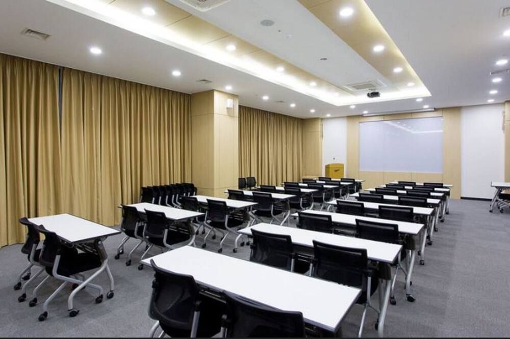 غرفة الاجتماعات