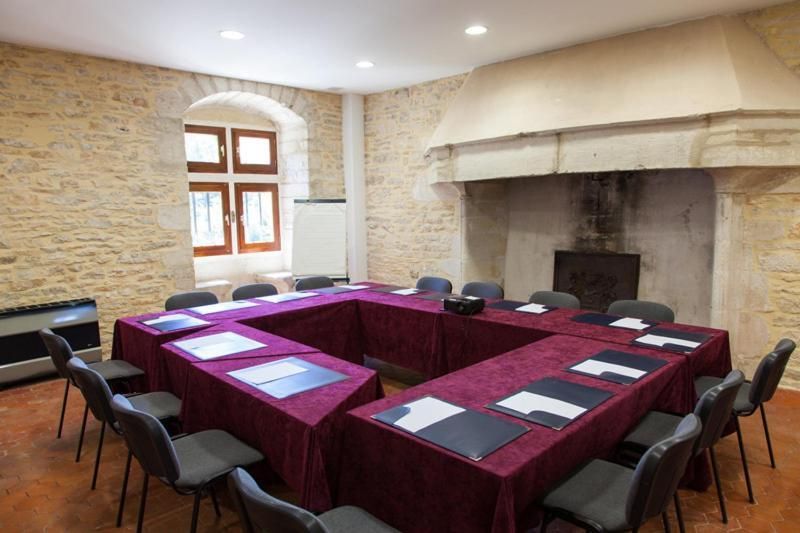 غرفة الاجتماعات