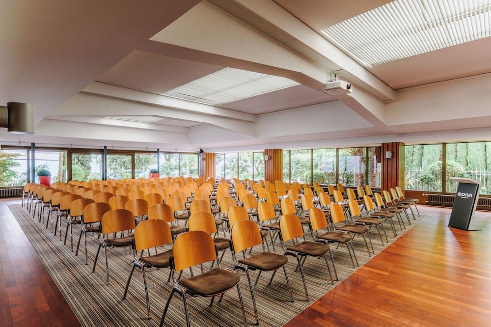 غرفة الاجتماعات