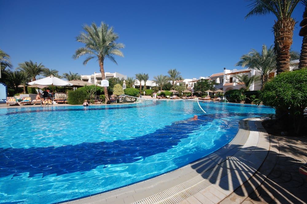 حوض السباحة صورة