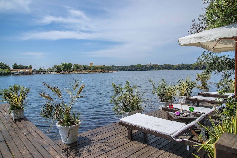 شرفة مرصوفة