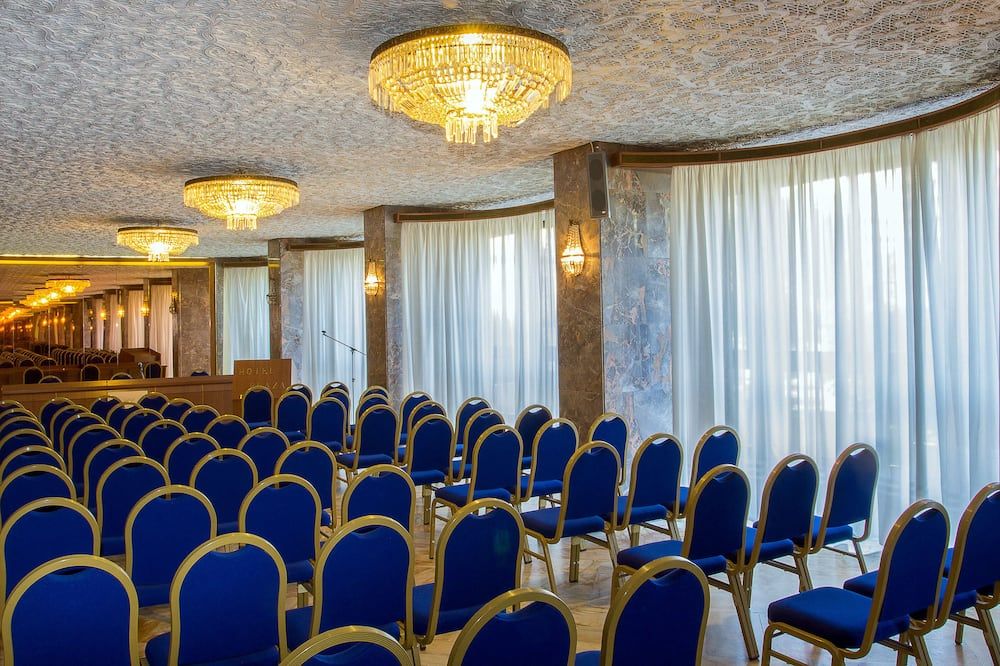 غرفة الاجتماعات