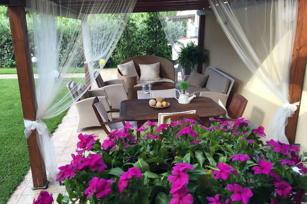 شرفة مرصوفة