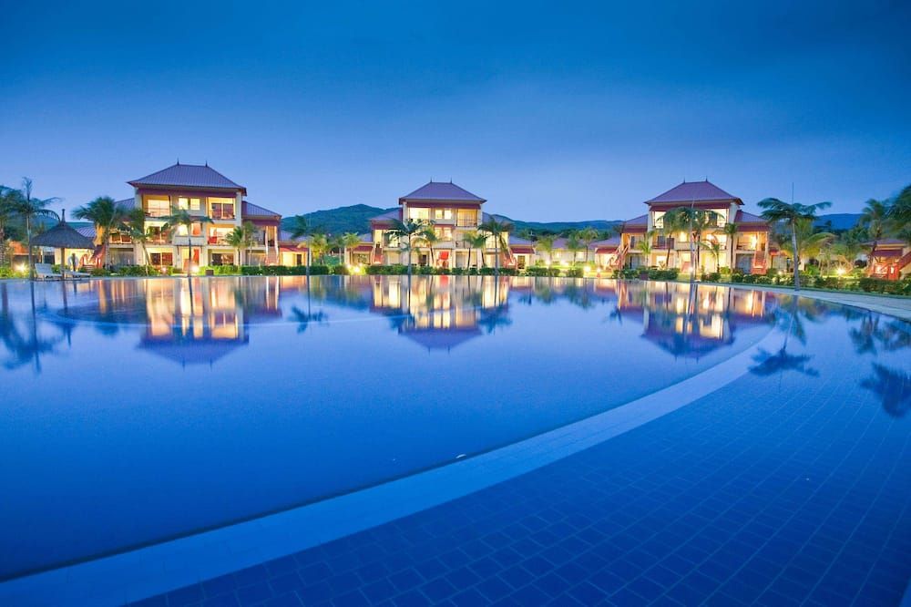 حوض السباحة صورة