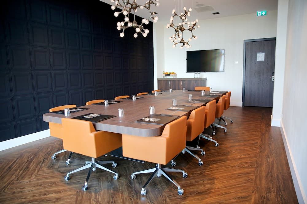 غرفة الاجتماعات