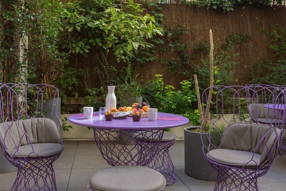 شرفة مرصوفة