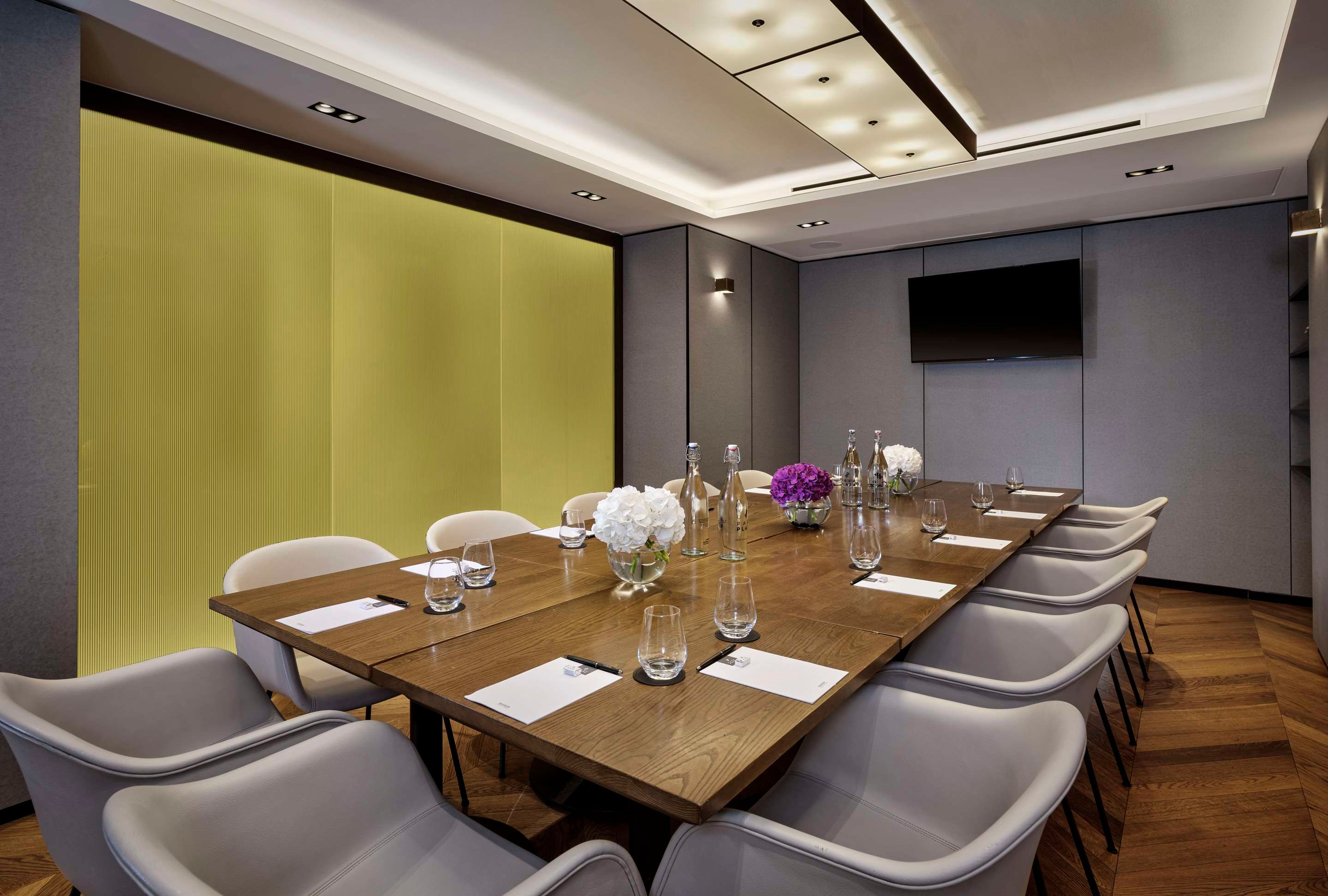 غرفة الاجتماعات