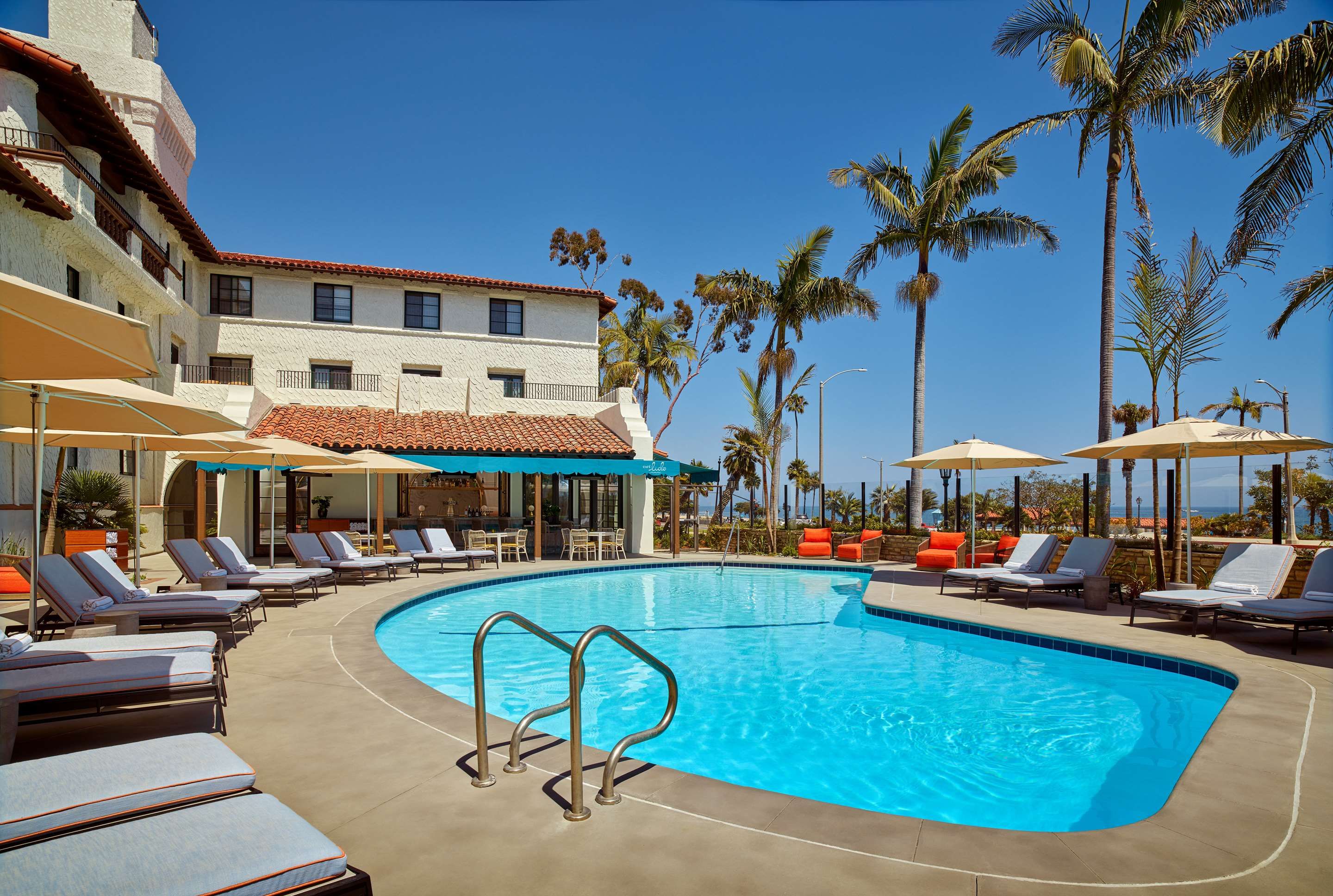 حوض السباحة صورة