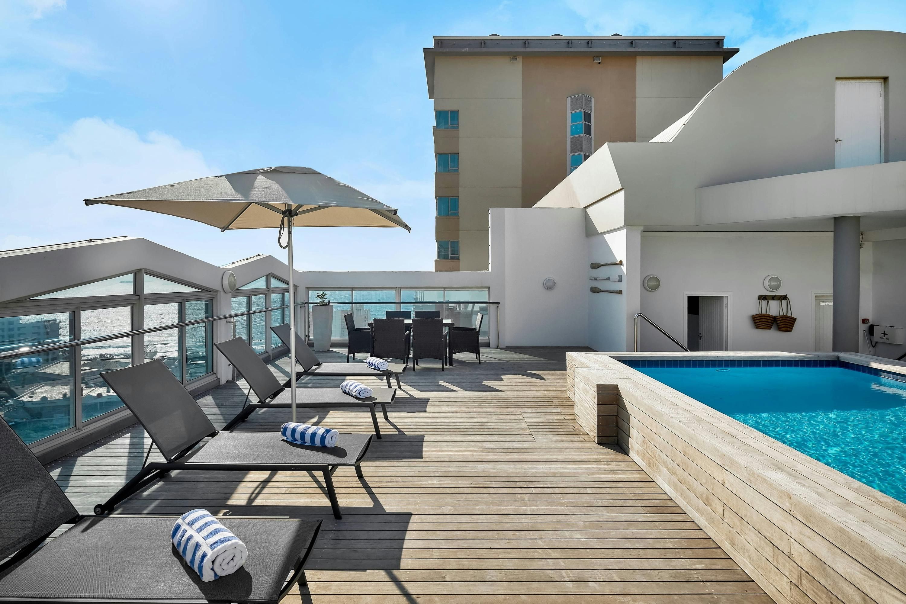 حوض السباحة صورة