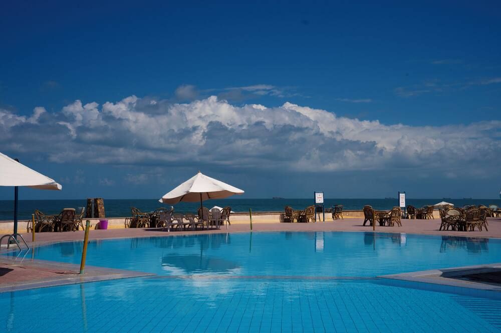 حوض السباحة صورة