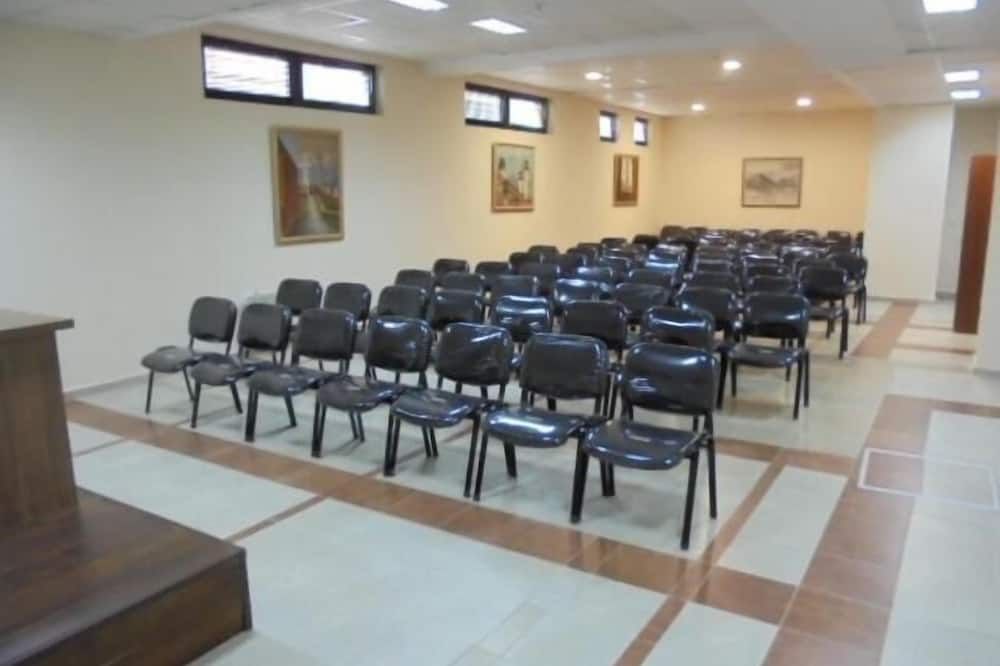 غرفة الاجتماعات