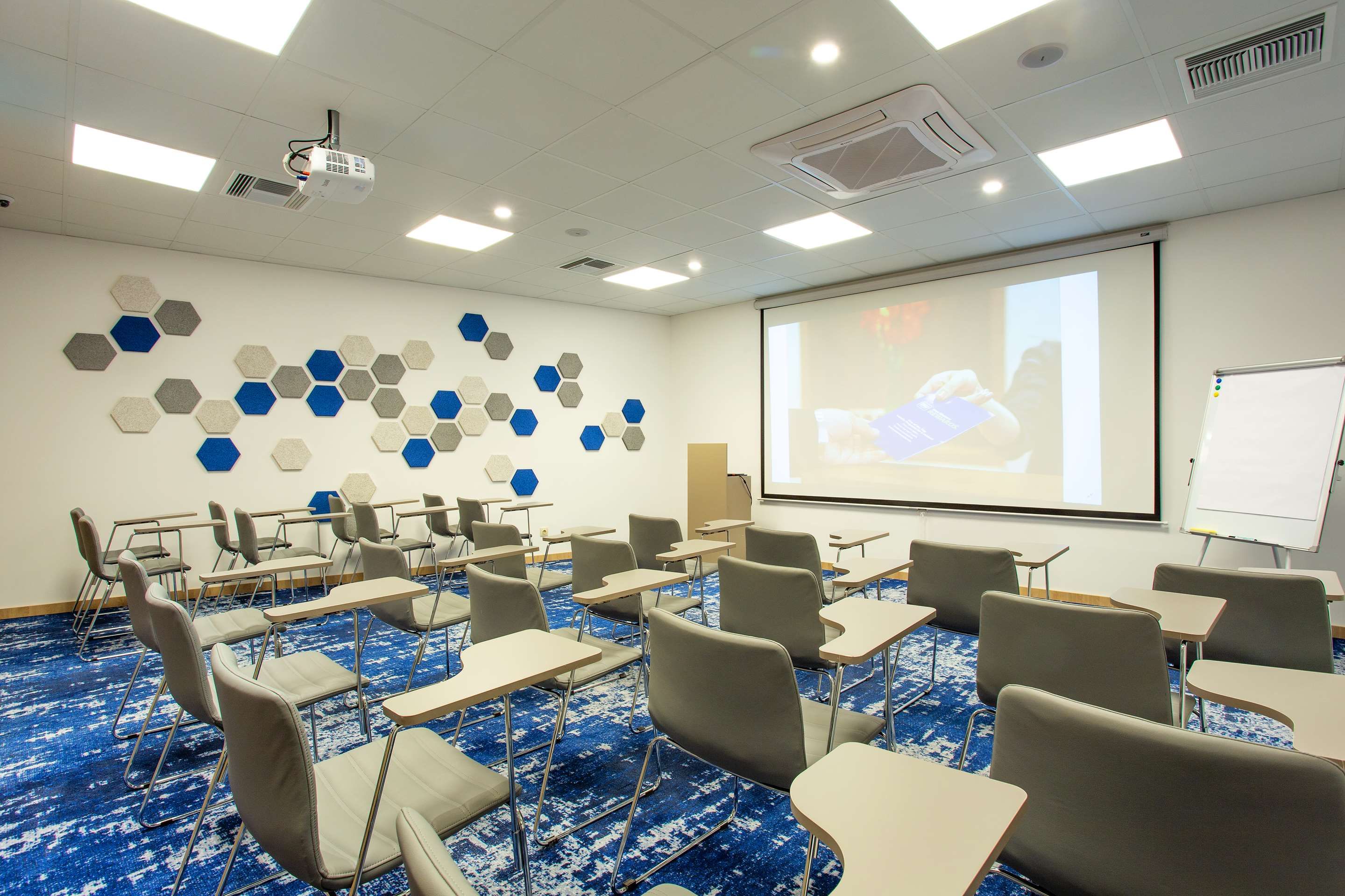 غرفة الاجتماعات