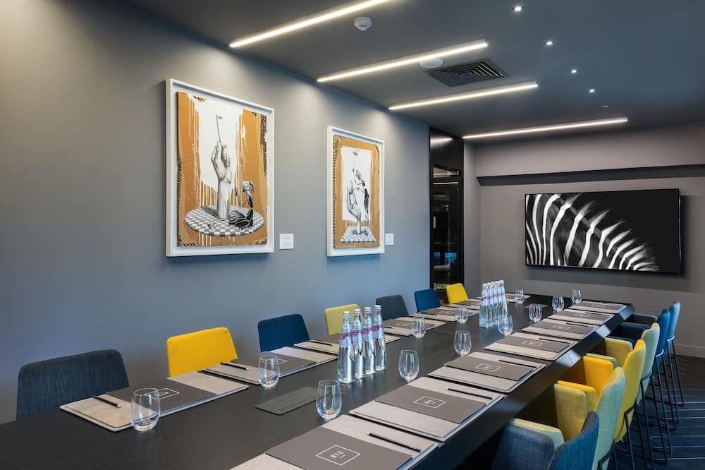 غرفة الاجتماعات