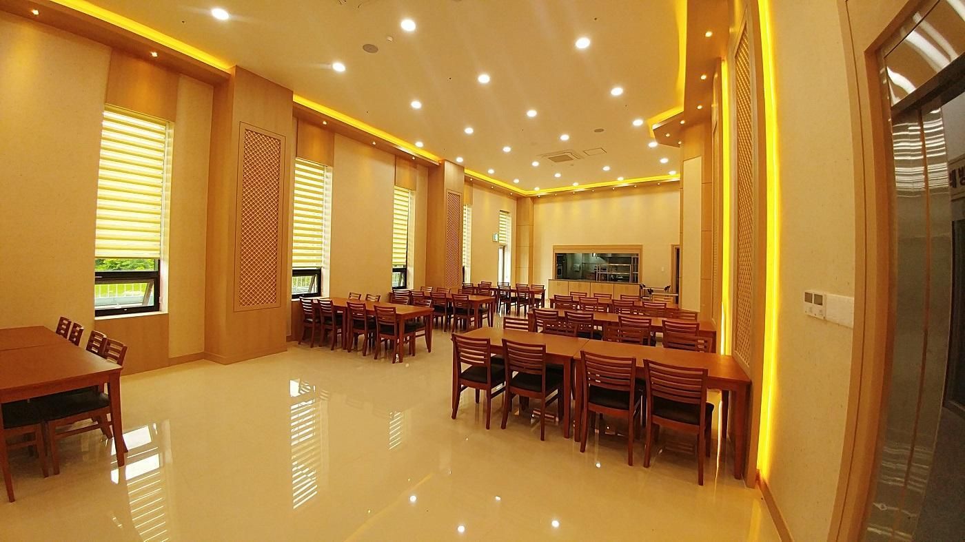 مطعم