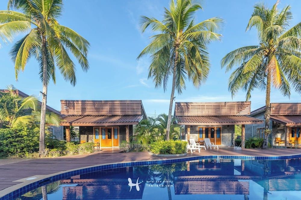 حوض السباحة صورة