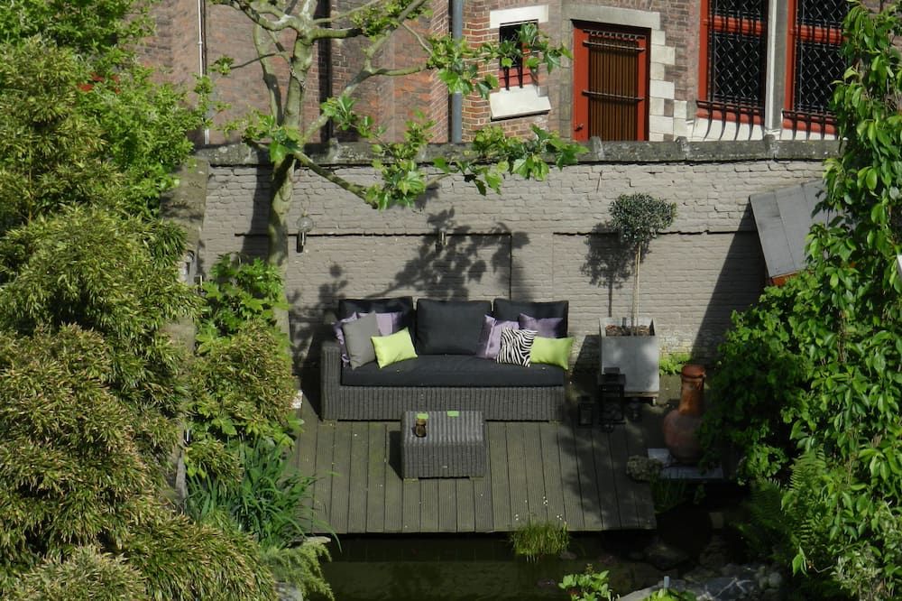 شرفة مرصوفة