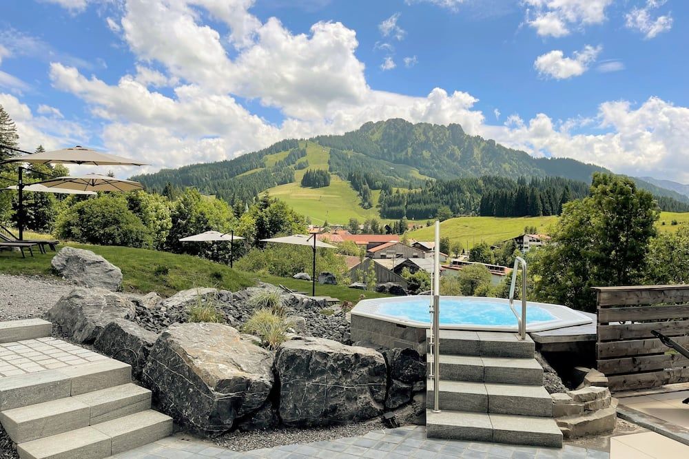 حوض السباحة صورة