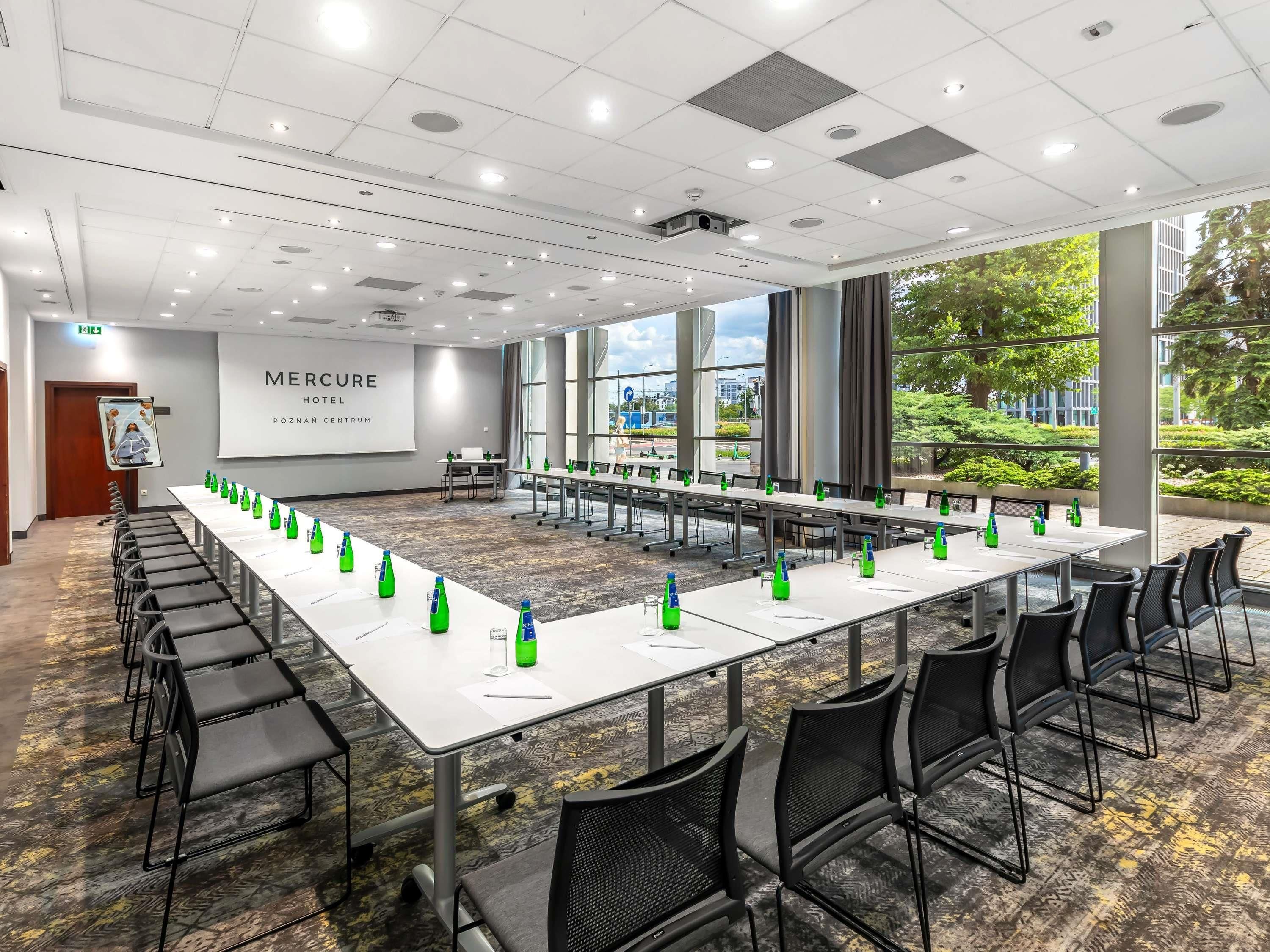 غرفة الاجتماعات