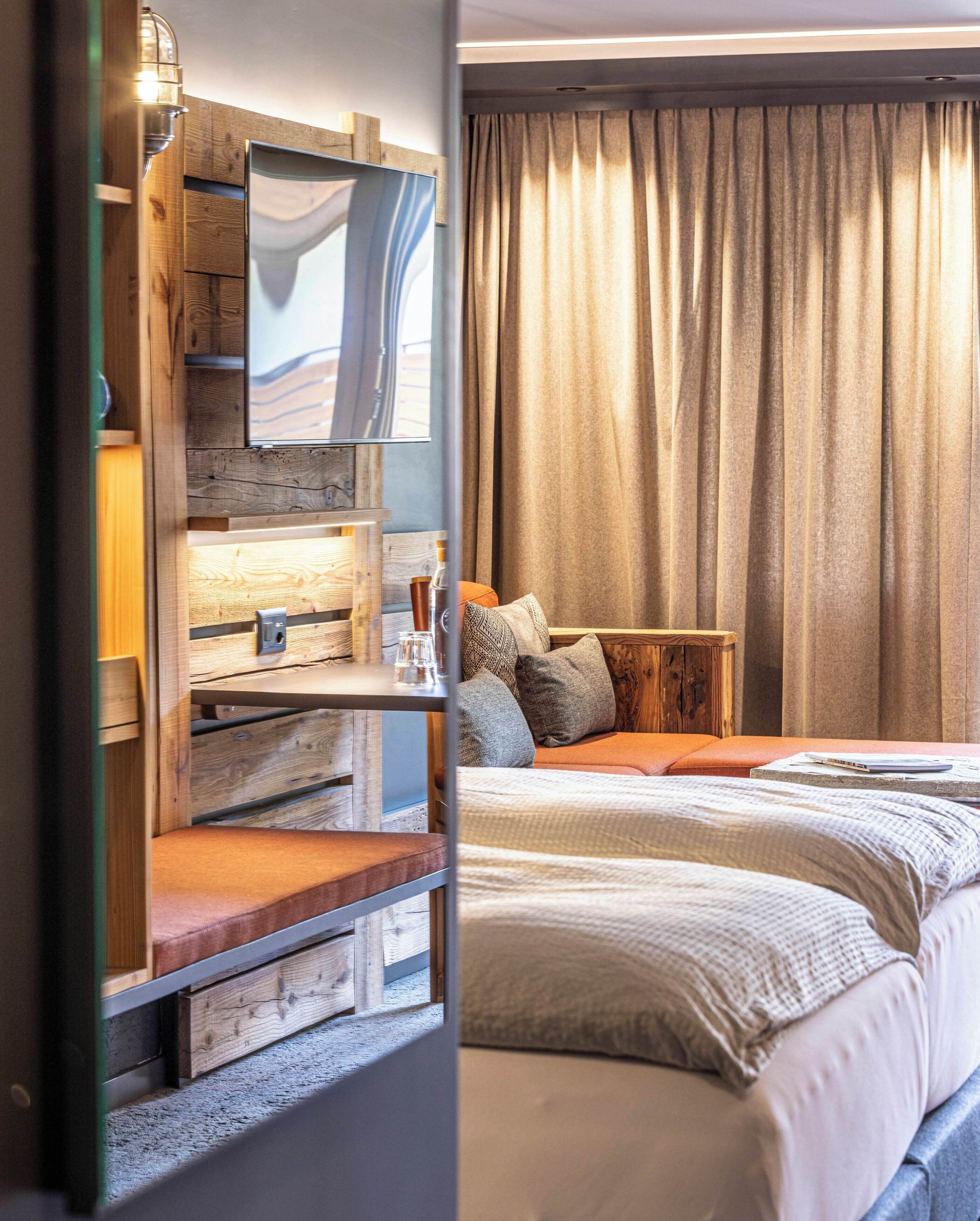 آخر