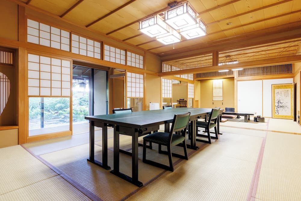 غرفة طعام صورة