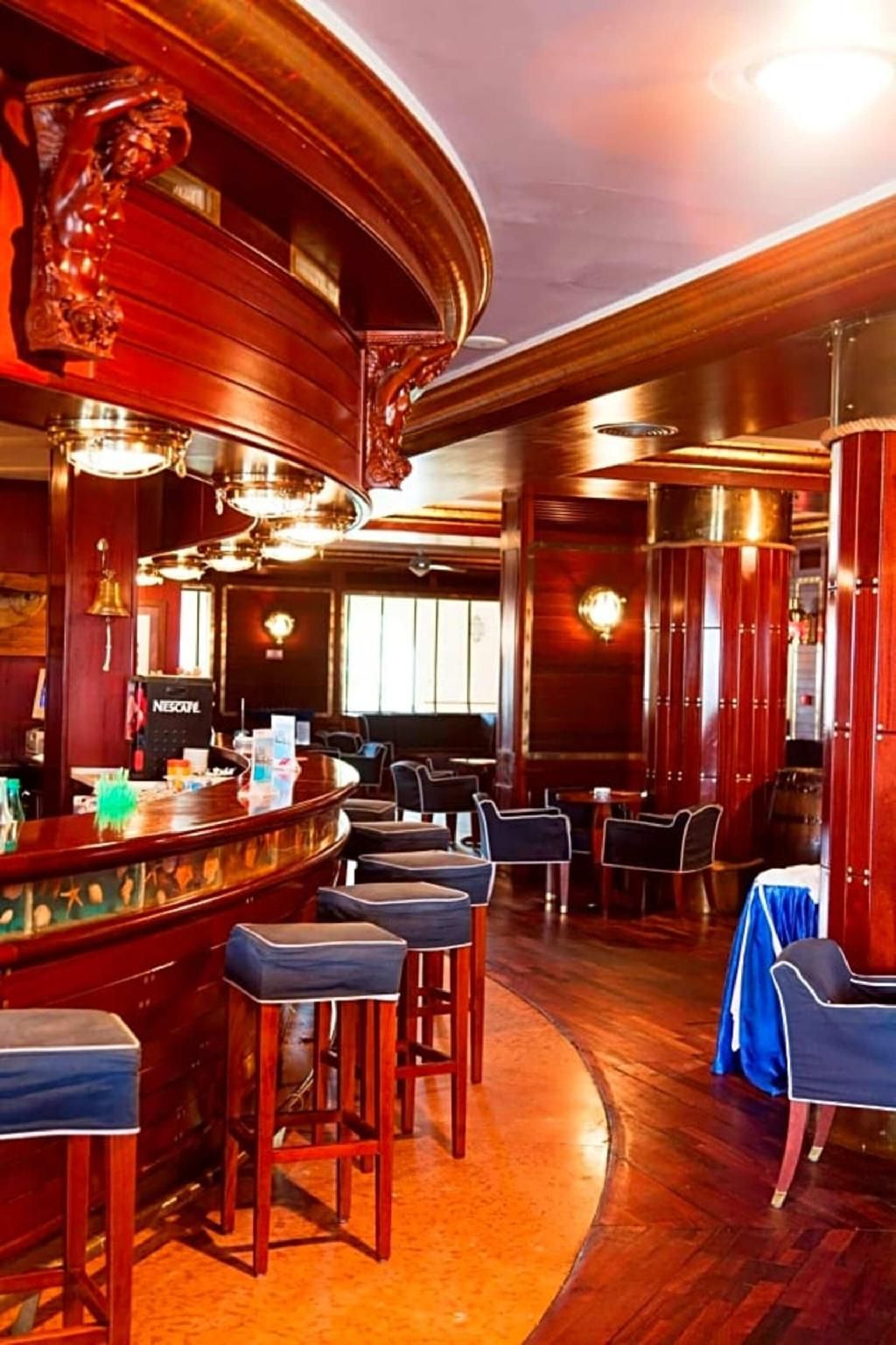 آخر
