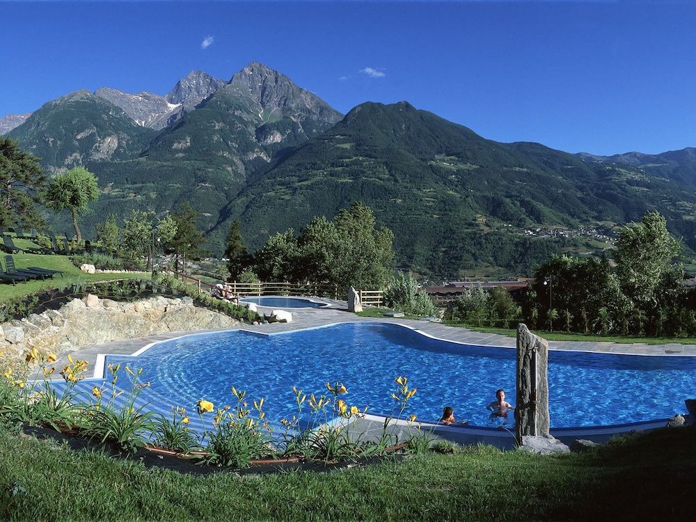 حوض السباحة صورة