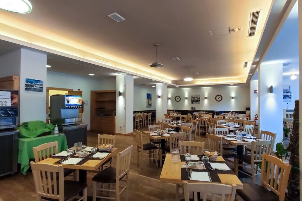 مطعم