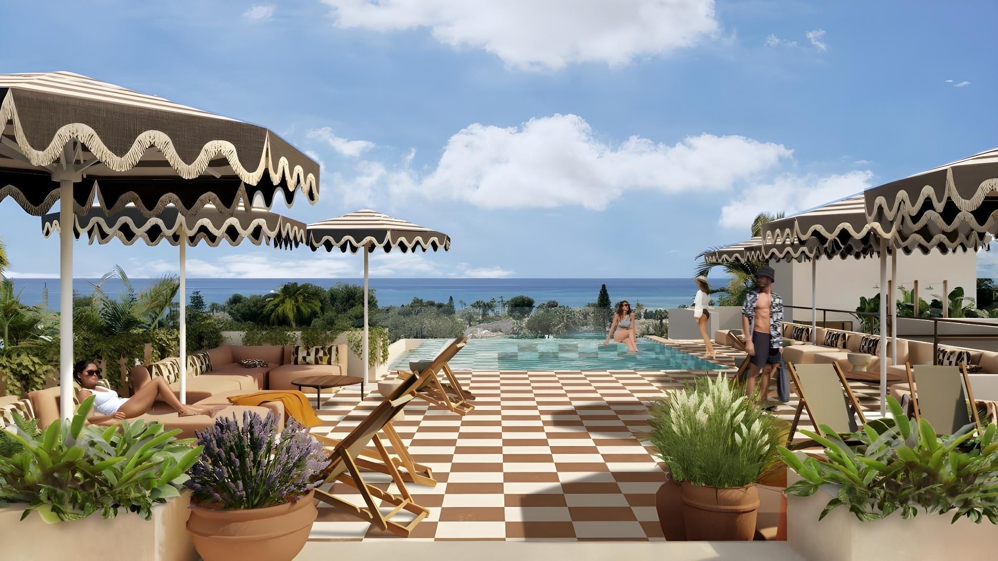 حوض السباحة