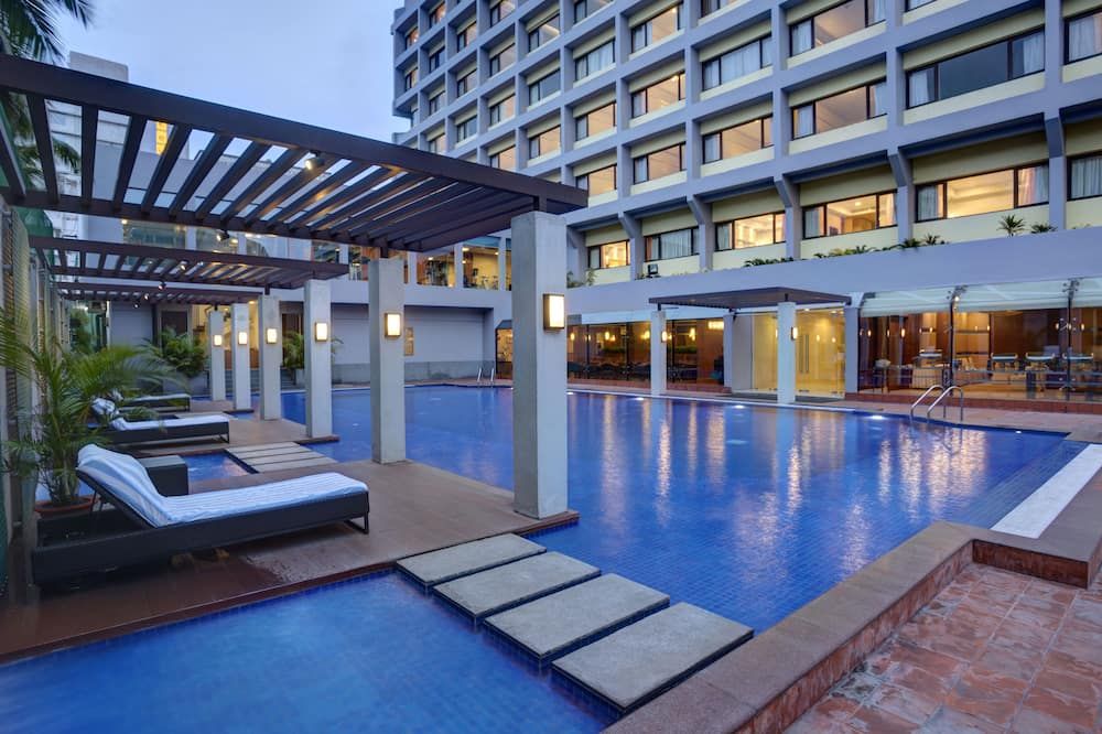 حوض السباحة صورة