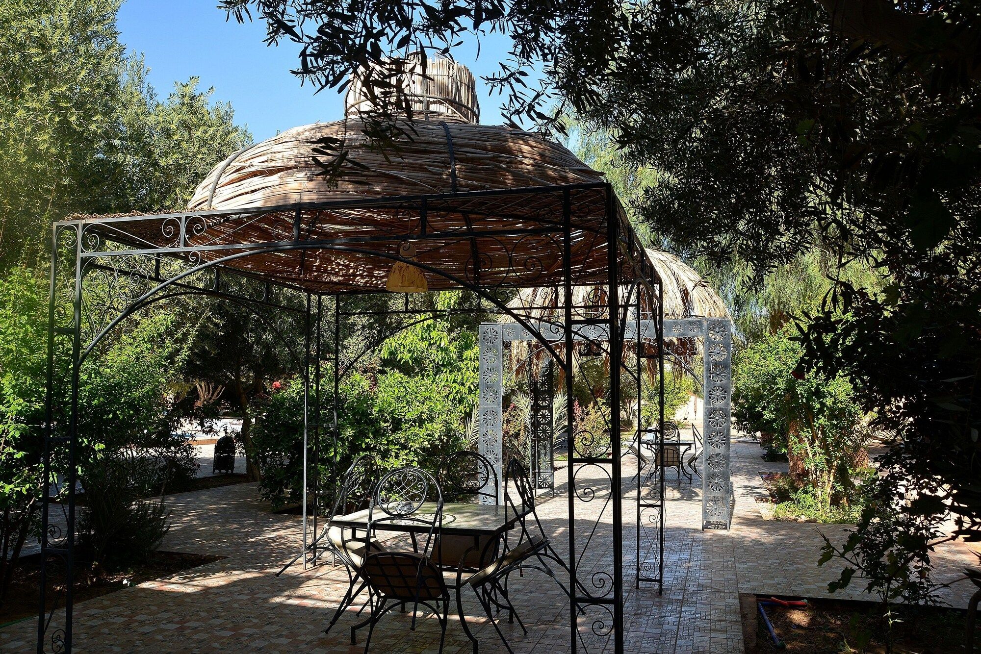 شرفة مرصوفة