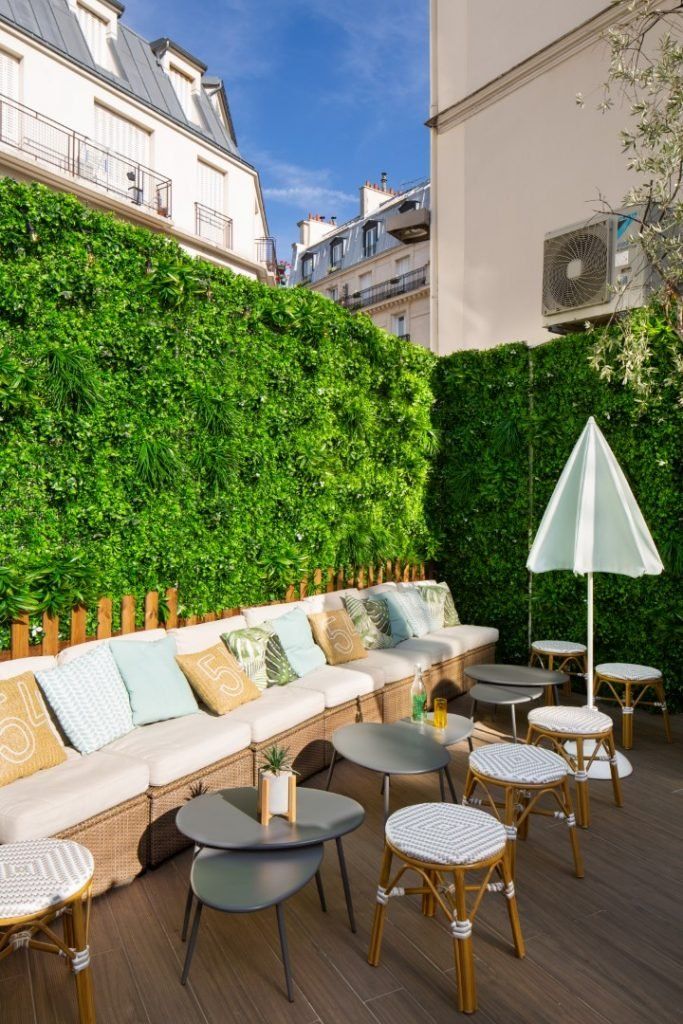 شرفة مرصوفة